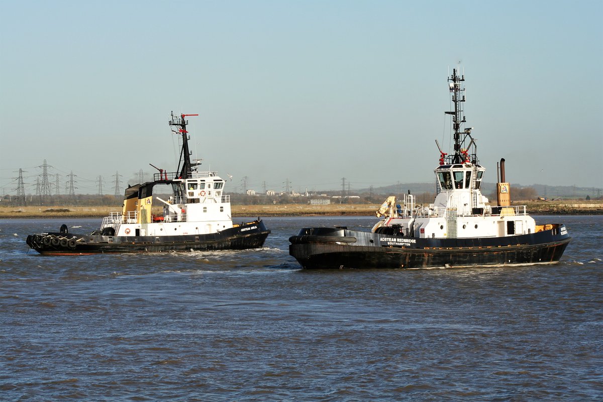 GeoffreyWatson2's tweet photo. Adsteam Redbridge & Adsteam Anglia off Gravesend Dec 2006.
#tugs #adsteam #portoflondon #thames #towage #marinephotographer #maritime #london https://t.co/1nntZUvQ8N