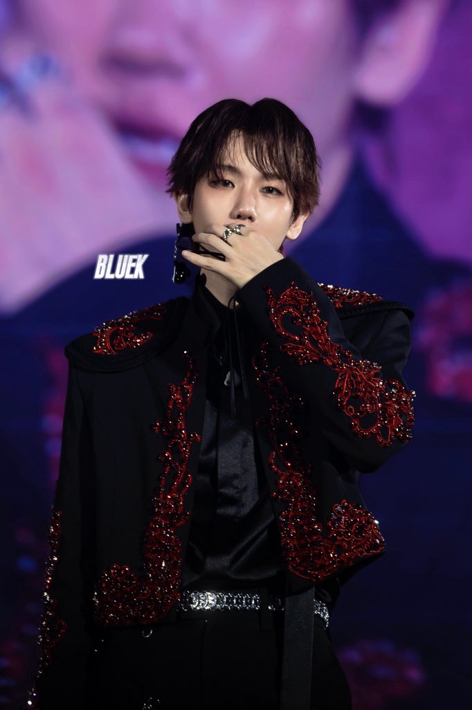 blue_kBH's tweet photo. 260103 Reverie dot 

#백현 #BAEKHYUN #ベクヒョン #伯贤 
@BAEKHYUN_INB100 
@B_hundred_Hyun https://t.co/AoJeiAqxsT