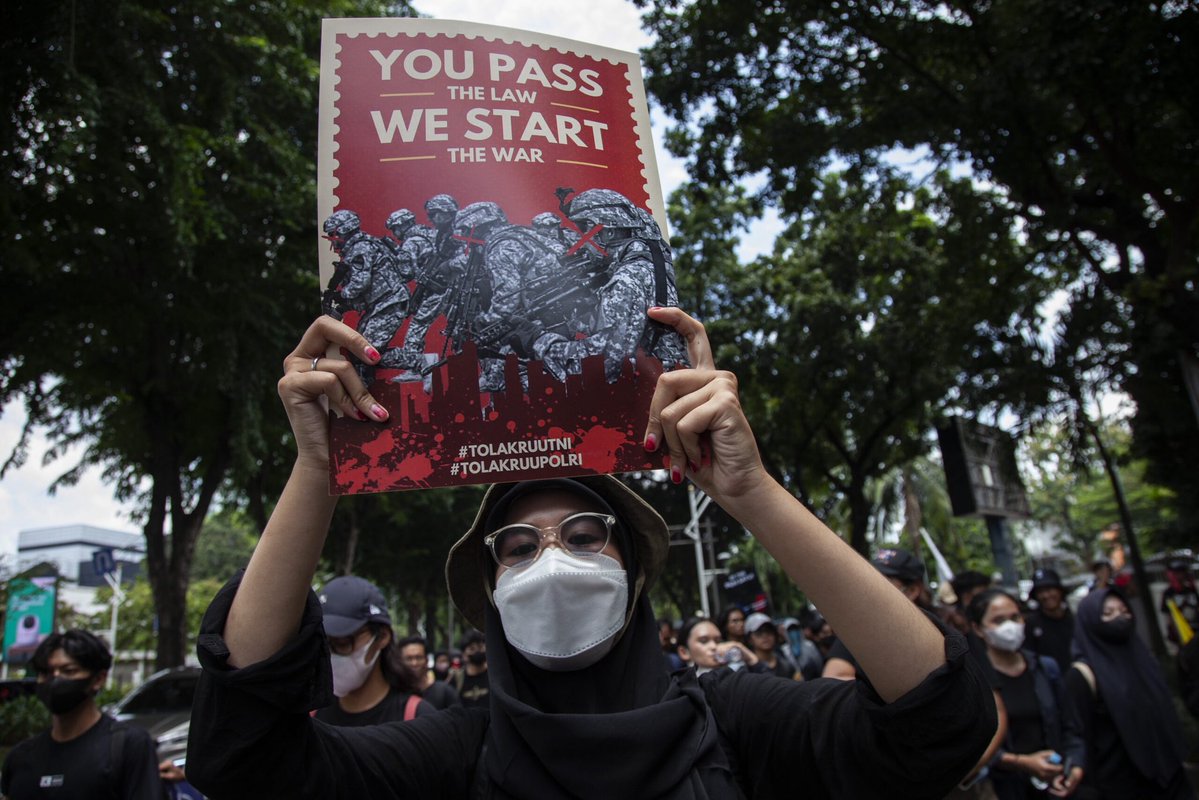 zeebuus's tweet image. “What are we supposed to do man”

Lmao Americans are so fucking pathetic