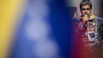 chihendirecto's tweet photo. Trump afirma captura de Nicolás Maduro

El presidente de Estados Unidos, Donald Trump, aseguró que Nicolás Maduro fue capturado durante una ofensiva militar y trasladado fuera de Venezuela, junto con su esposa. https://t.co/oNAuuK3AuB