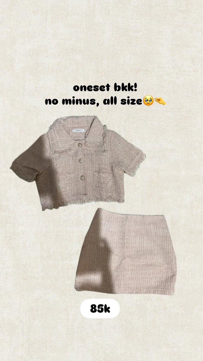 crroflee's tweet photo. looking for a new home!!👀🤭 ayo guys beli prelovedku, only used once! negotiable price!🤏 yg mau detailnya dm yaa! for serious buyer only… 

tags: wts wtb baju croptop preloved rok celana kemeja blouse tshirt shirt murah bangkok https://t.co/ASafGQlQVY