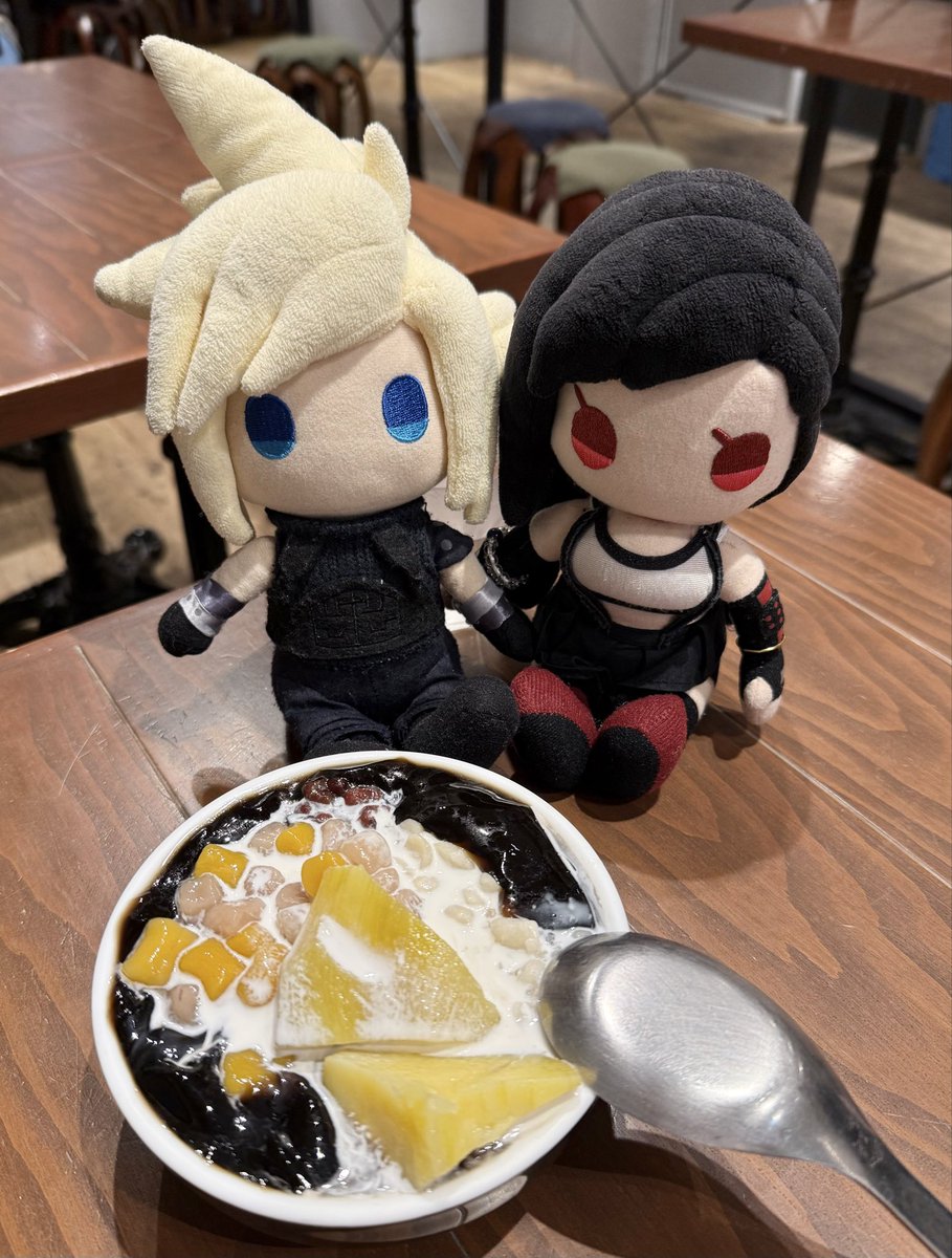 トルコ料理屋さんでランチをして、初売りでお買い物をしたあとに台灣スイーツを食べるクラティぬいちゃん。