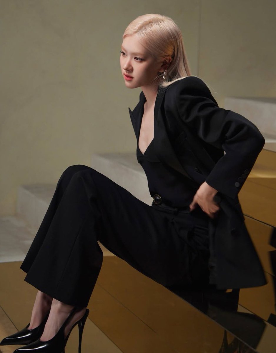 rosie (@roseannepics) on Twitter photo 