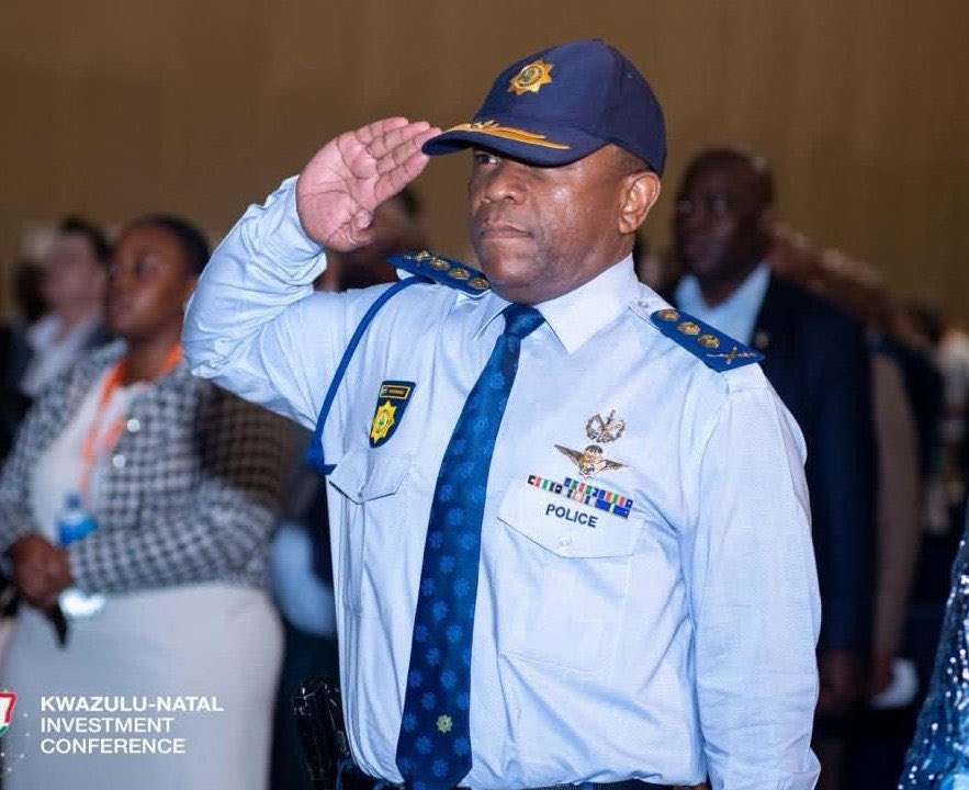 Dear fellow patriots. If you want to report a crime, pls visit your nearest police station. Alternatively, report the matter to the National Service Complaints Call Centre at 0800 333 177 or via email at complaintsnodalpoint@saps.gov.za.

For emergencies, contact 10111 for