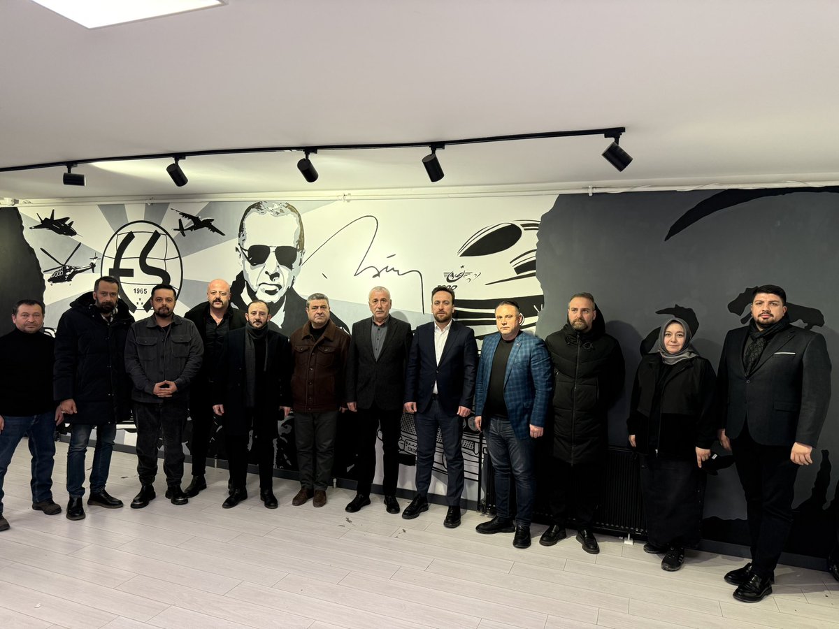 Cumhur İttifakı ortağımız Milliyetçi Hareket Partisi Tepebaşı İlçe Başkanımız Sayın Faruk Duman ve kıymetli yönetimini ilçe başkanlığımızda misafir ettik.

Tepebaşı’mız için ortak hedeflerimiz, güçlü birlikteliğimiz ve davamız üzerine verimli bir sohbet gerçekleştirdik.

Nazik