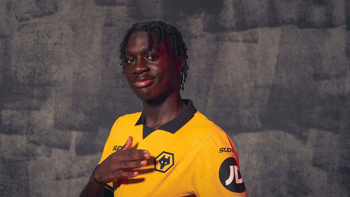 andyching's tweet image. Molineux has a new hero 😍