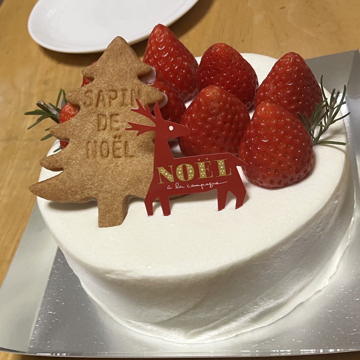 osa_ppp's tweet photo. 家族、恋人、職場
クリスマスケーキいっぱい https://t.co/SqODoCltBM