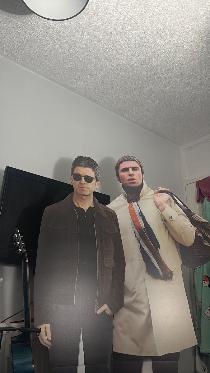 d3finitelym4ybe's tweet photo. @liamgallagher @lilxzciop @liamgourgod @nina985_ COOL AS FUCK https://t.co/04mDrfx8Bj
