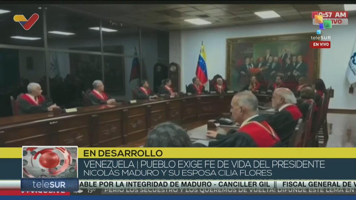 <a href="/madeleintlSUR/">Madelein Garcia</a> #ENVIVO | Tribunal Supremo de Justicia de #Venezuela 🇻🇪  denuncia los ataques militares estadounidenses sobre el territorio venezolano, condena el secuestro del presidente Nicolás Maduro y la primera dama, Cilia Flores y expresa su respaldo a la soberanía nacional 
→