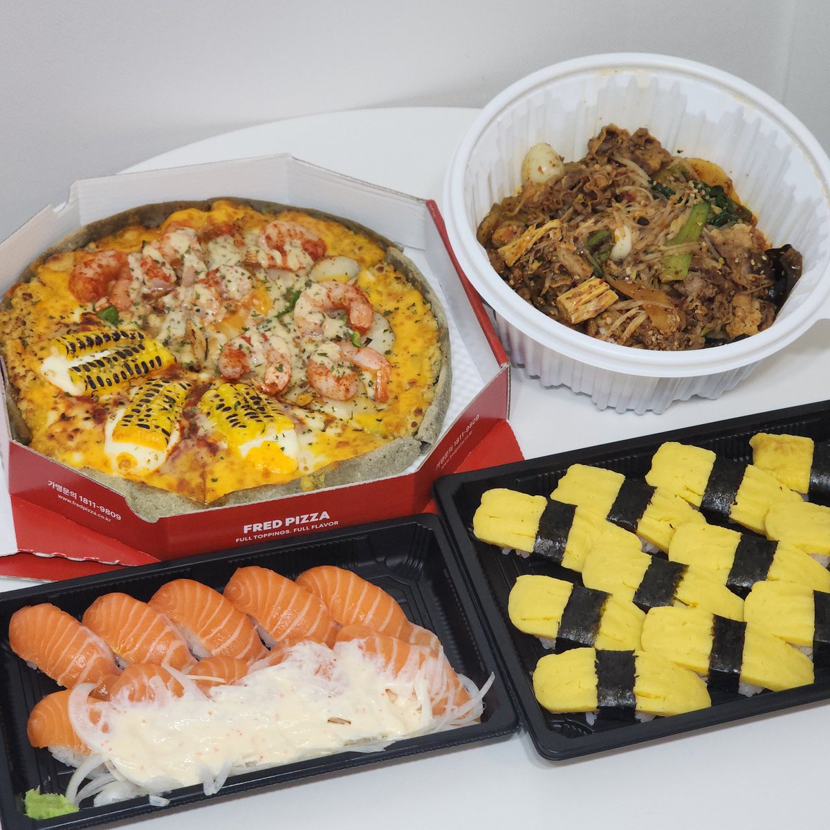 오늘은 내 생일이야 으무!
다들 행복한 하루 보내길 바래 으무! 

요아정 두쫀쿠
프레드피자 마라샹궈
연어초밥 계란초밥