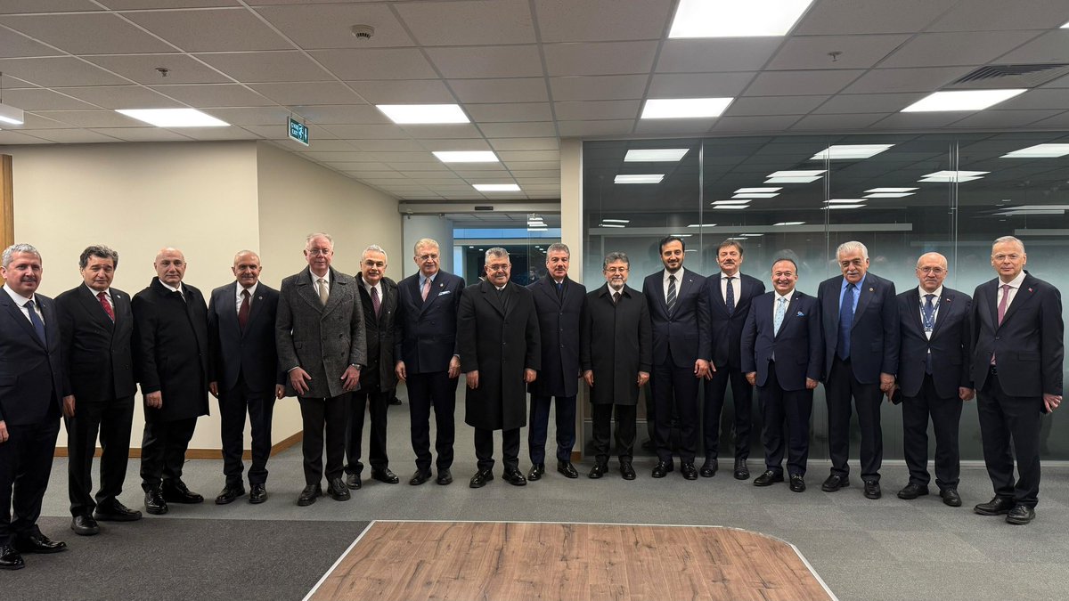 📍 İstanbul 

"2024 yılında 1 trilyon 260 milyar dolar olan ekonomimizi, 2025 yılı üçüncü çeyreğinde 1 trilyon 538 milyar dolara taşıyarak, yeni bir rekor daha kırdık."

Cumhurbaşkanımız Sayın Recep Tayyip Erdoğan'ın teşrifleriyle gerçekleşen ‘2025 Yılı İhracat Rakamlarının