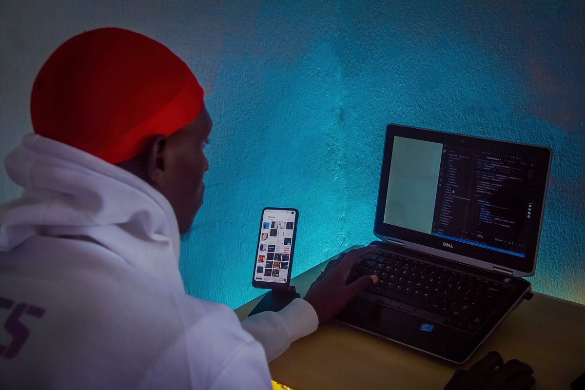 deѵʝ૨σm tweet media