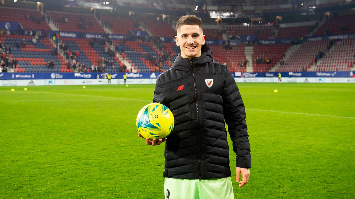 Hoy jugamos con esta cami y en El Sadar.