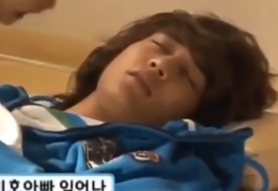 Cminho_archive's tweet photo. 💤
#샤이니 #최민호 #민호 #ミンホ #SHINee #MINHO https://t.co/XqqjkCrY1j