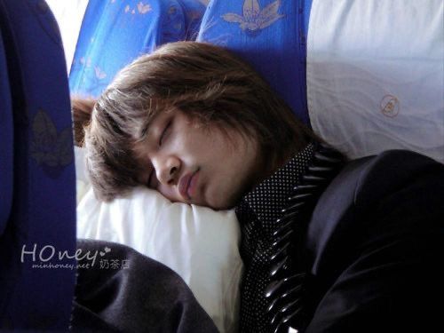Cminho_archive's tweet photo. 💤
#샤이니 #최민호 #민호 #ミンホ #SHINee #MINHO https://t.co/XqqjkCrY1j