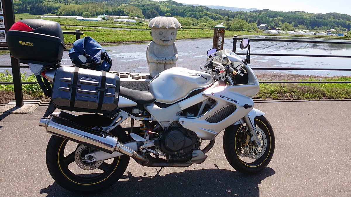 108_ty's tweet photo. 名前:なかじー
年齢:32
性別:男
住:茨城県
バイク:VTR1000f FireStorm
歳を重ねたので更新です！
平地ライダーのソロメインです！
リプ欄に軽い自己紹介ありますのでご参照ください！
よろしくどうぞ！
 #バイク乗りとして軽く自己紹介 
 #バイク乗りと繋がりたい 
 #VTR1000f https://t.co/fzQb0pmskA