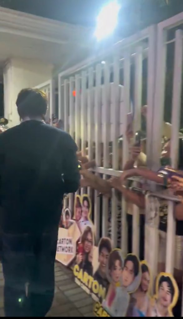 JCWTtoki's tweet image. Antonio binaha ng maraming CARTON Sintras HAHAHAHAHAHAAHAH