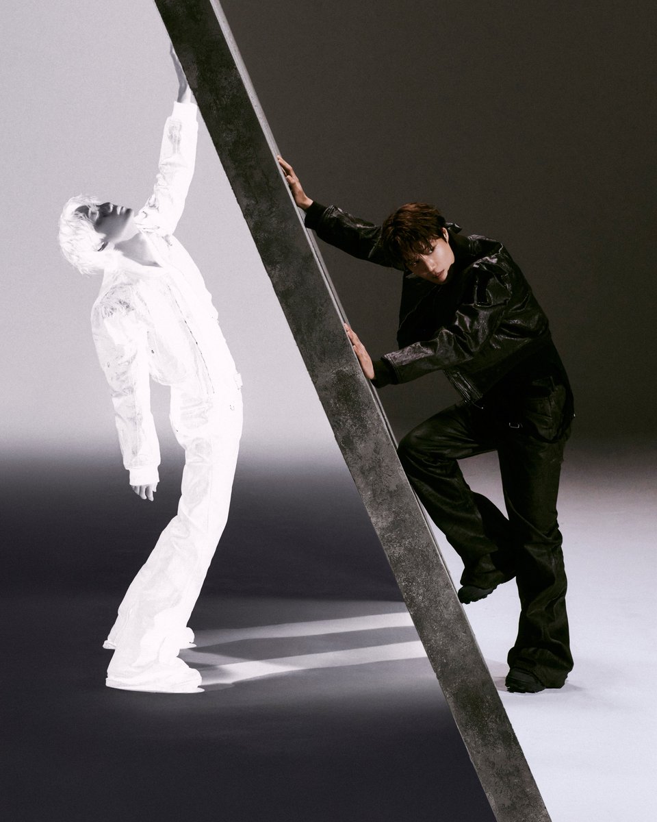 weareoneEXO's tweet image. Teaser Image - Cube 02

EXO 엑소 The 8th Album 【REVERXE】
➫ 2026.01.19 6PM (KST)

💿Pre-order
EXO.lnk.to/REVERXE

#EXO #엑소 #weareoneEXO
#REVERXE