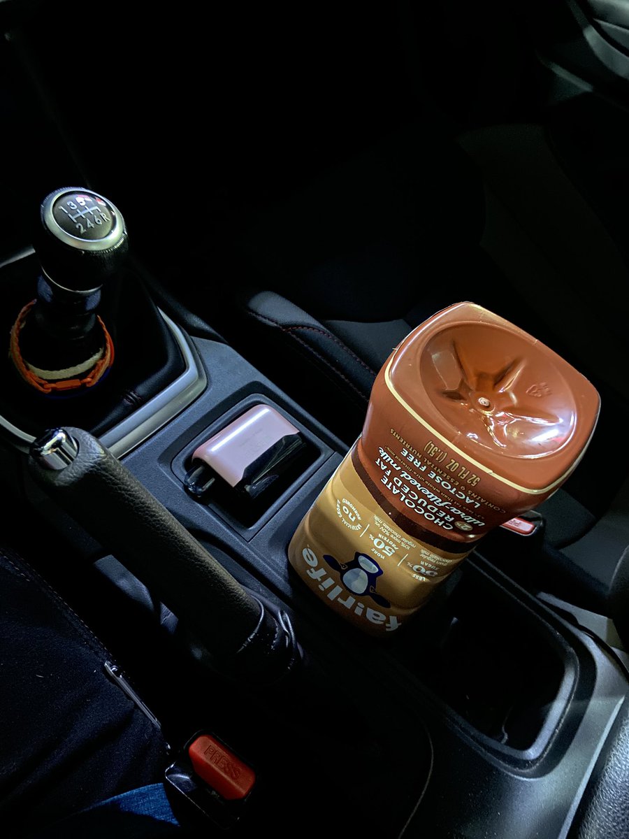 CWalk_Talk's tweet photo. Insufficient cup holders @subaru_usa https://t.co/RkYQdwkmCv