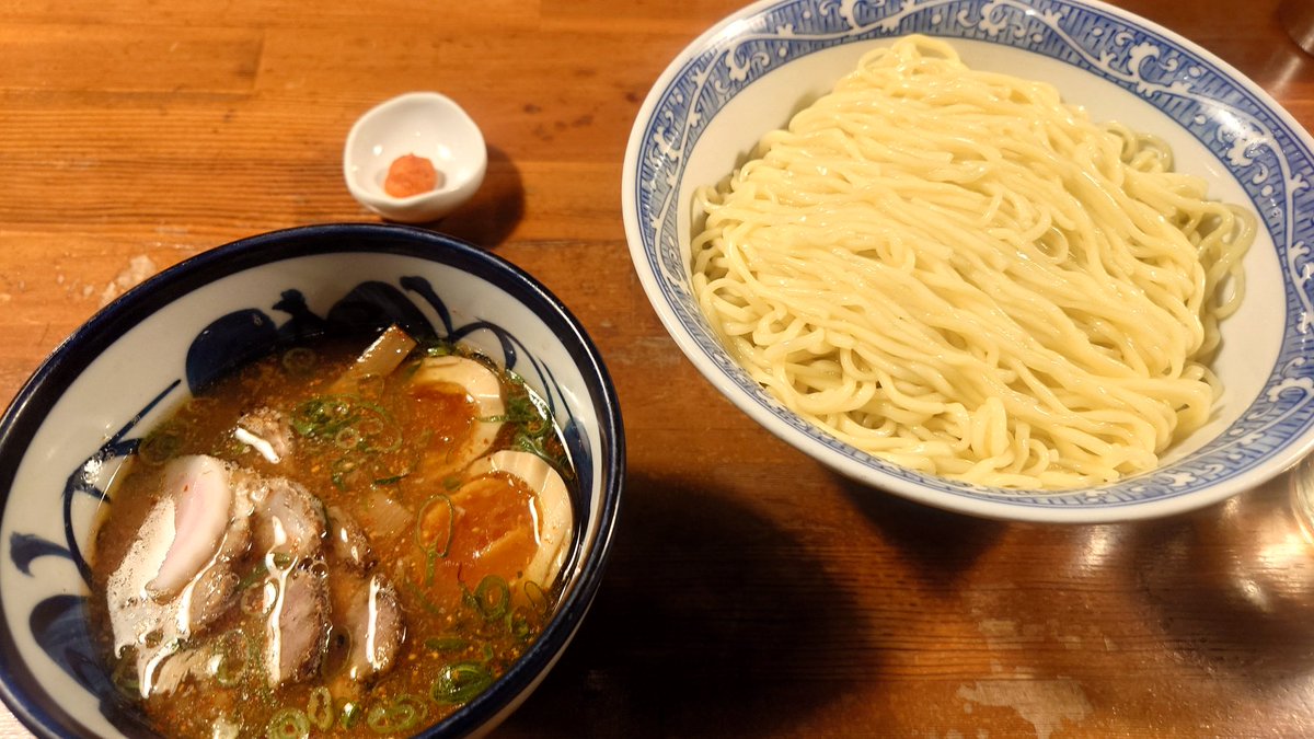 _Els_s_d's tweet photo. 皆様今年もよろしくお願いします。
今年の目標は食べすぎないです。
初麺は青葉にて特製つけ麺大盛りでした。
それではいってみよう https://t.co/g26lSNacBC