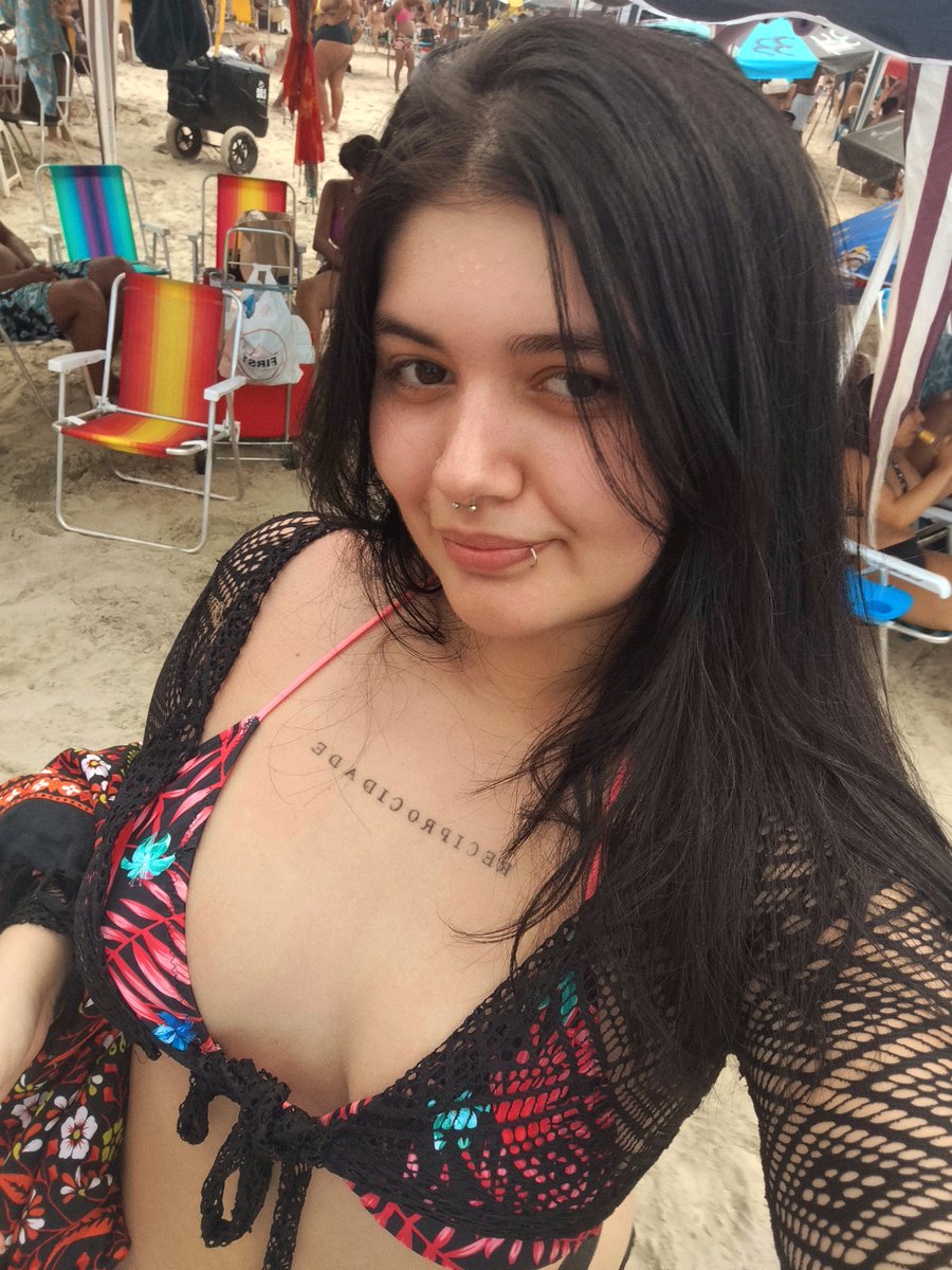 _juliarioss's tweet photo. 🩵🏝️🌊🐚 https://t.co/twD34a3v3L