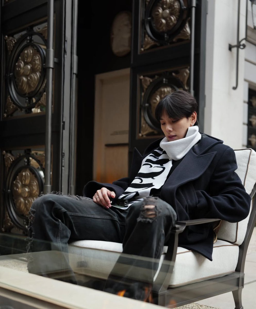 oueijja's tweet image. ᅠᅠᅠᅠ 

The city feels personal here — every corner intimate, every silence meaningful. Wrapped in layers and lingering thoughts, I learn that sometimes the most powerful journeys happen slowly, within.

ᅠᅠᅠᅠ