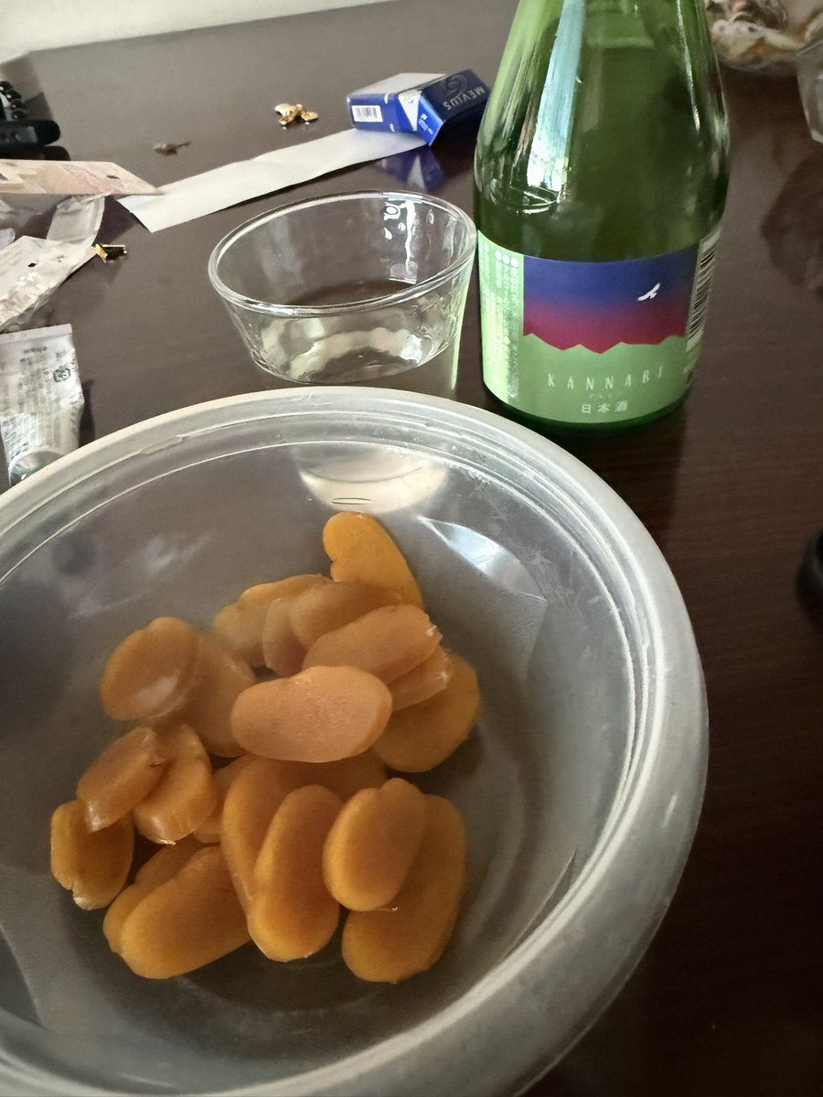 rymansocks's tweet image. やっぱ、からすみには日本酒だよね。
と言いながら、芋焼酎も飲みましたが🍶