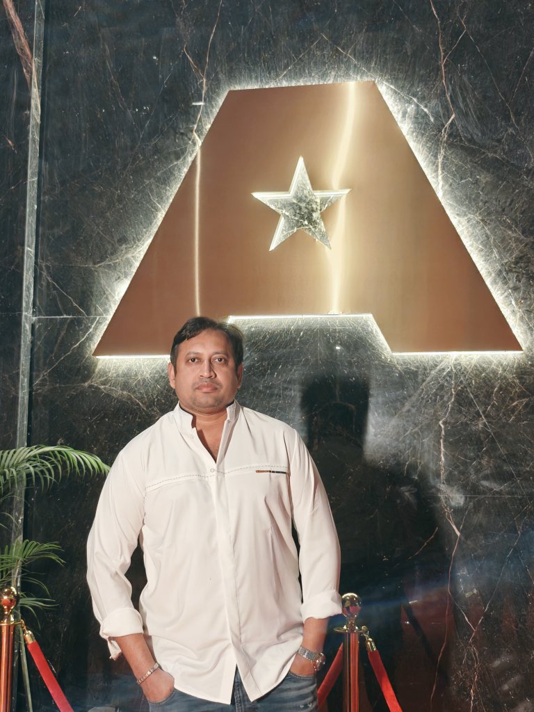 SKNonline's tweet image. Happy to be a part of tech check of @AlluCinemas  
It's gonna be the Next ICONIC spot in Hyderabad 
Incredible picture quality and  sound is top notch.
Super happy to Know that this is  ASIA's No 1 and Worlds 2nd biggest @DolbyCinema 

Watched @rajasaabmovie @PushpaMovie…