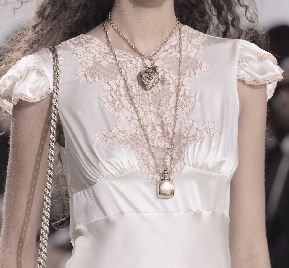 glirttery's tweet image. chloé winter 2025 collection