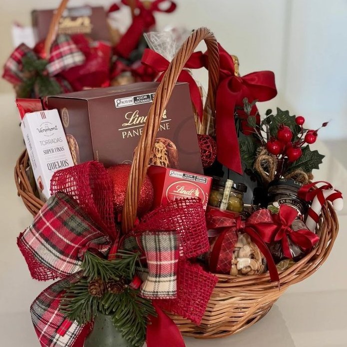 📦 : <a href="/4THVASILIEVS/">Василиев、Vyacheslav༣໋</a> 

This might come of really late, but merry christmas and happy new year, Vya. It's getting colder, don't forget your warm clothes. Love you.

ー Alexei M.