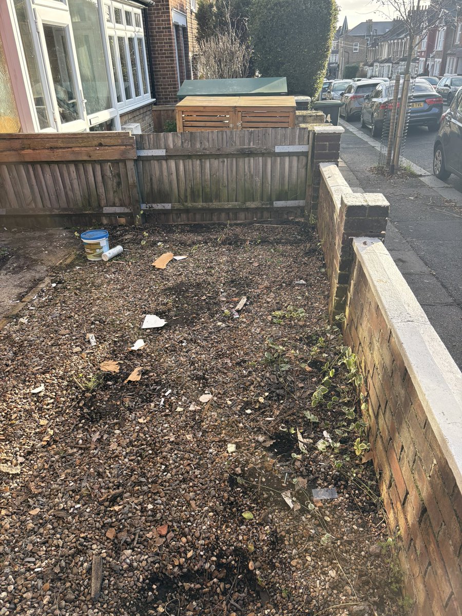 MM Rubbish Clearance ♻️

Out working across North &amp; East London today — licensed, insured, and fully compliant waste clearance.

No cowboys. No fly-tipping risk.
Just local work, done properly.

mm-rubbishclearance.co.uk

#MMRubbishClearance
#NorthLondon
#EastLondon
#LicensedWaste