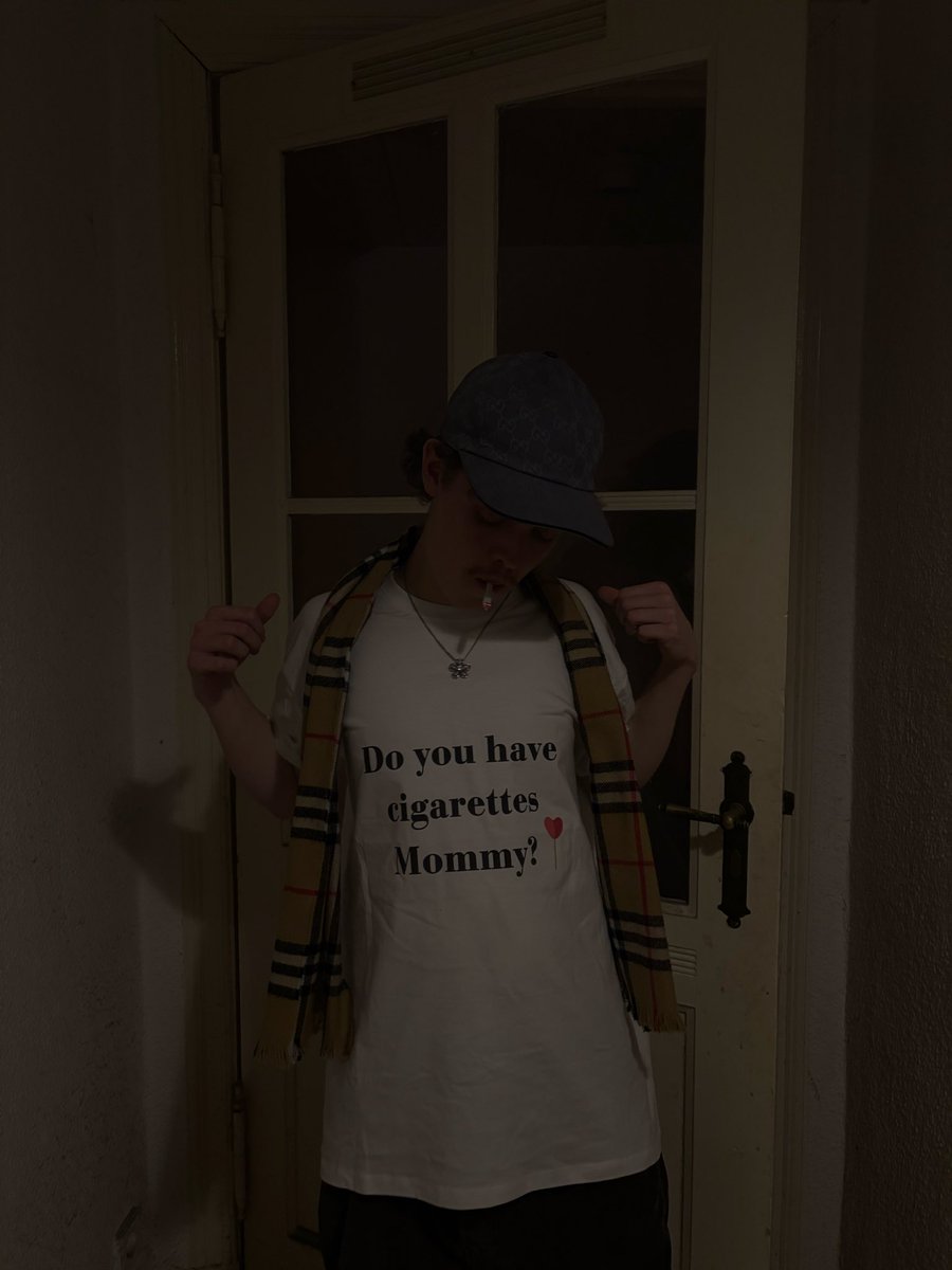 YungDied's tweet photo. Mommy? https://t.co/ty9TuVp2GK