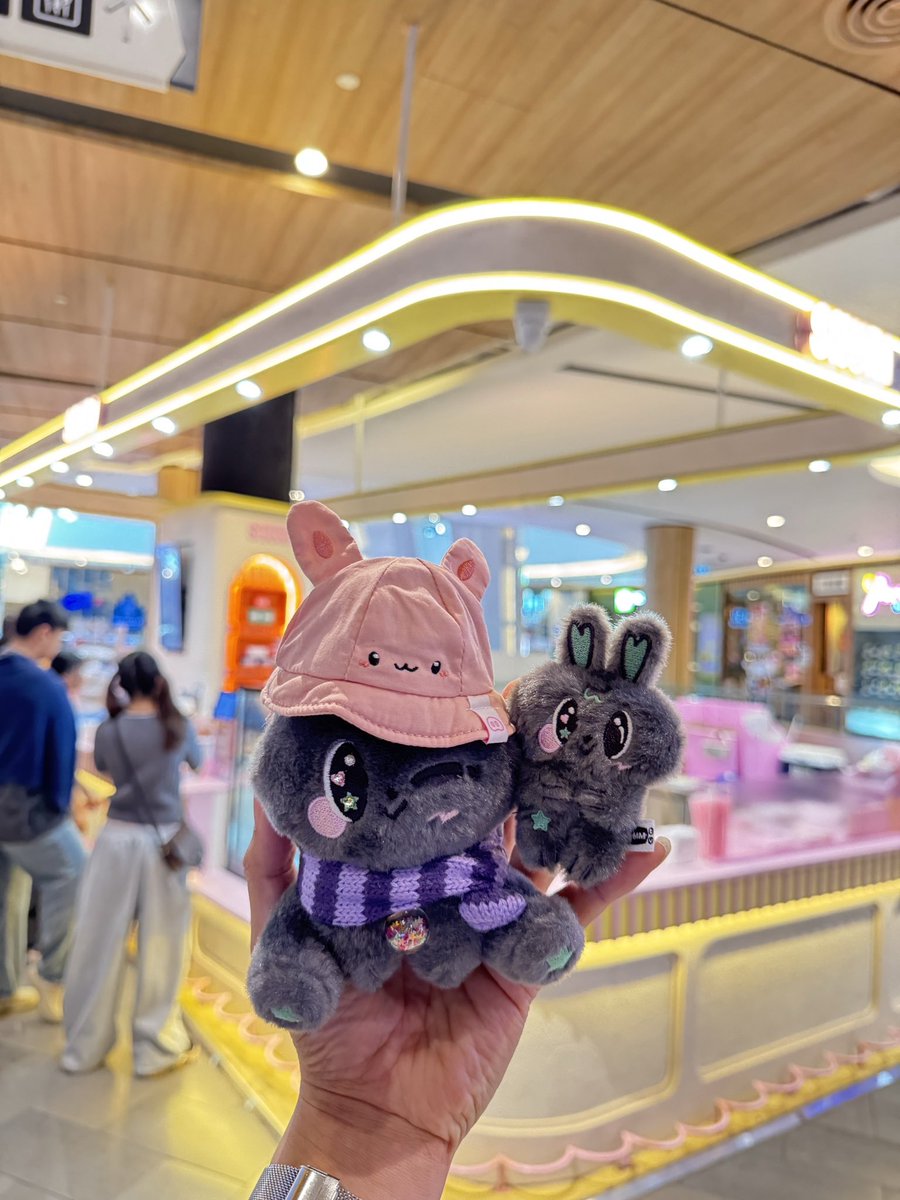 WinmetawinO's tweet photo. Khao Tan Watermelon Fatcaron ✅ 😋

#SOURI #SOURIBKK @souri_bkk 
#SOURILocalExclusiveMenu
#winmetawin @winmetawin
#snowballpower https://t.co/kAigiWm7vq