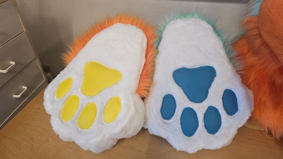 FurDelicious tweet media