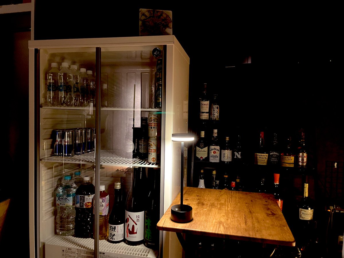 BARReverseClock's tweet image. だいぶ雰囲気出てきました。
店作りとは別の所で様々な待ちが発生するなど時間かかっていますが、引き続き進めていきます！