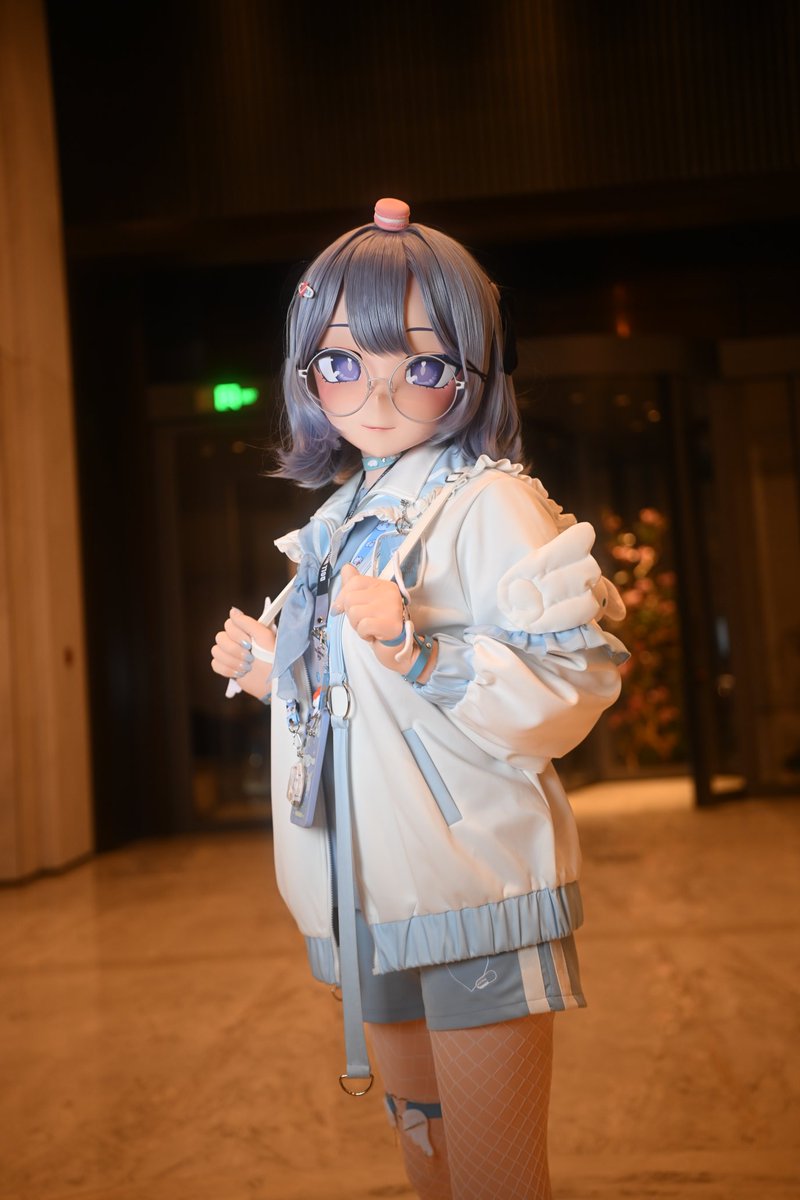 #Dw13 photo with
<a href="/Ron_Maca_3560/">RonMaca Next station: DW13</a> 
The glasses are right!