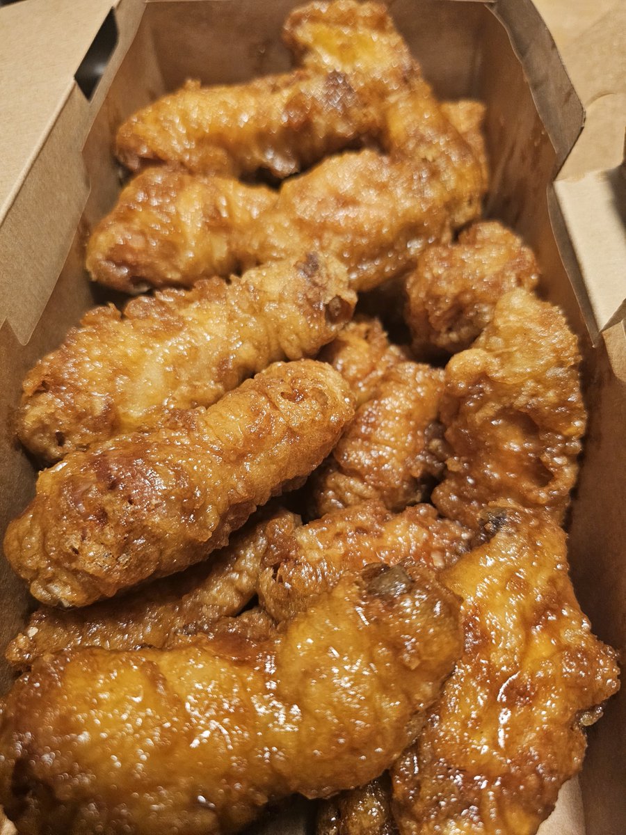 오늘 저녁은 치킨계의 명품 교촌치킨입니다🥰