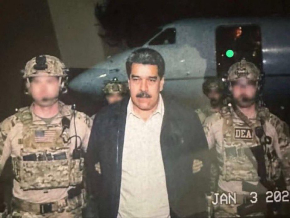 ricardors_of's tweet photo. Primeiro foto do Maduro depois de capturado pelos EUA. Toma, canalha! https://t.co/zerTEOF1ht