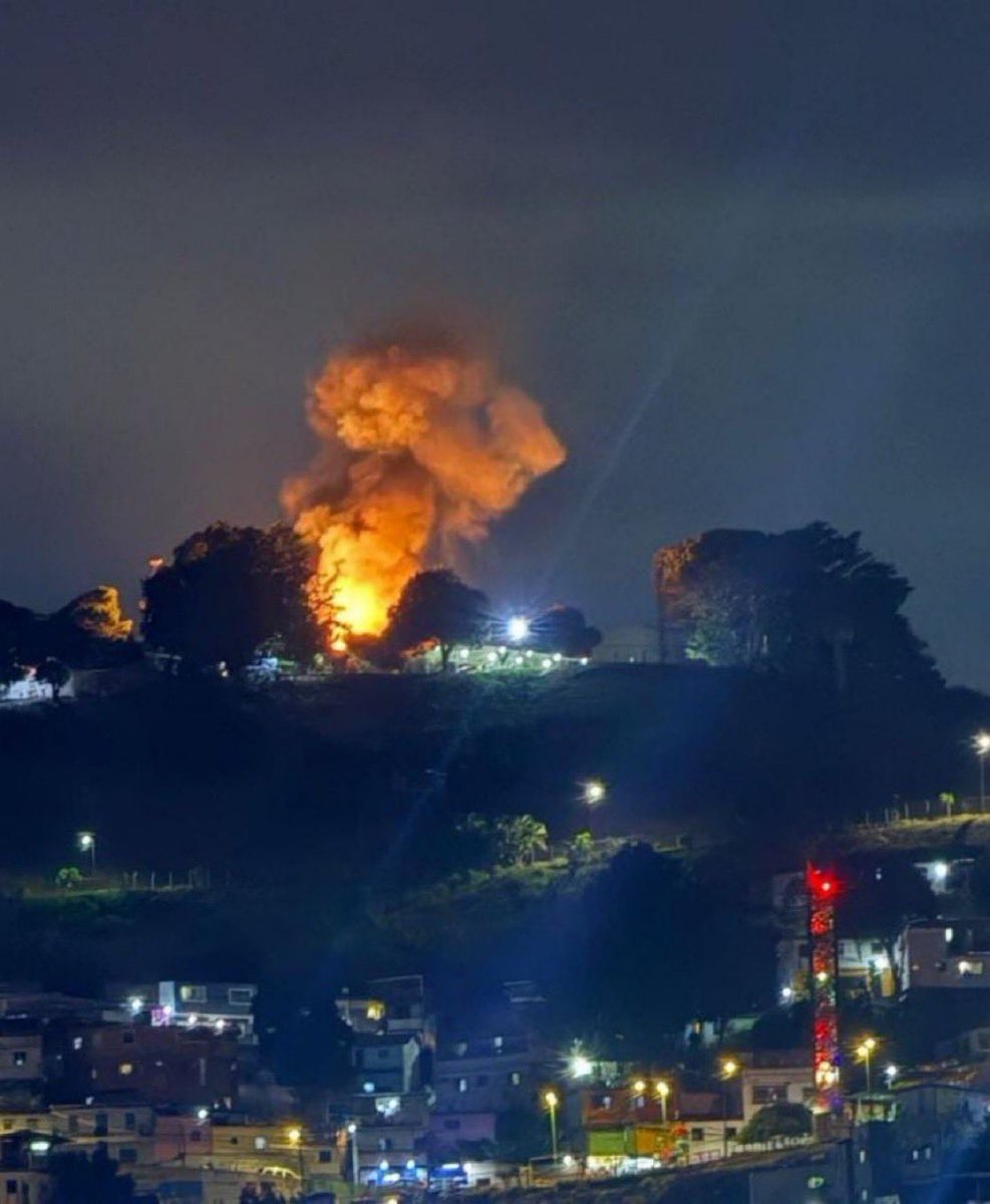 ‼️Entre los ataques de hoy a la narcodictadura, fue bombardeada la TUMBA DE HUGO CHÁVEZ!

Qué gran noche!