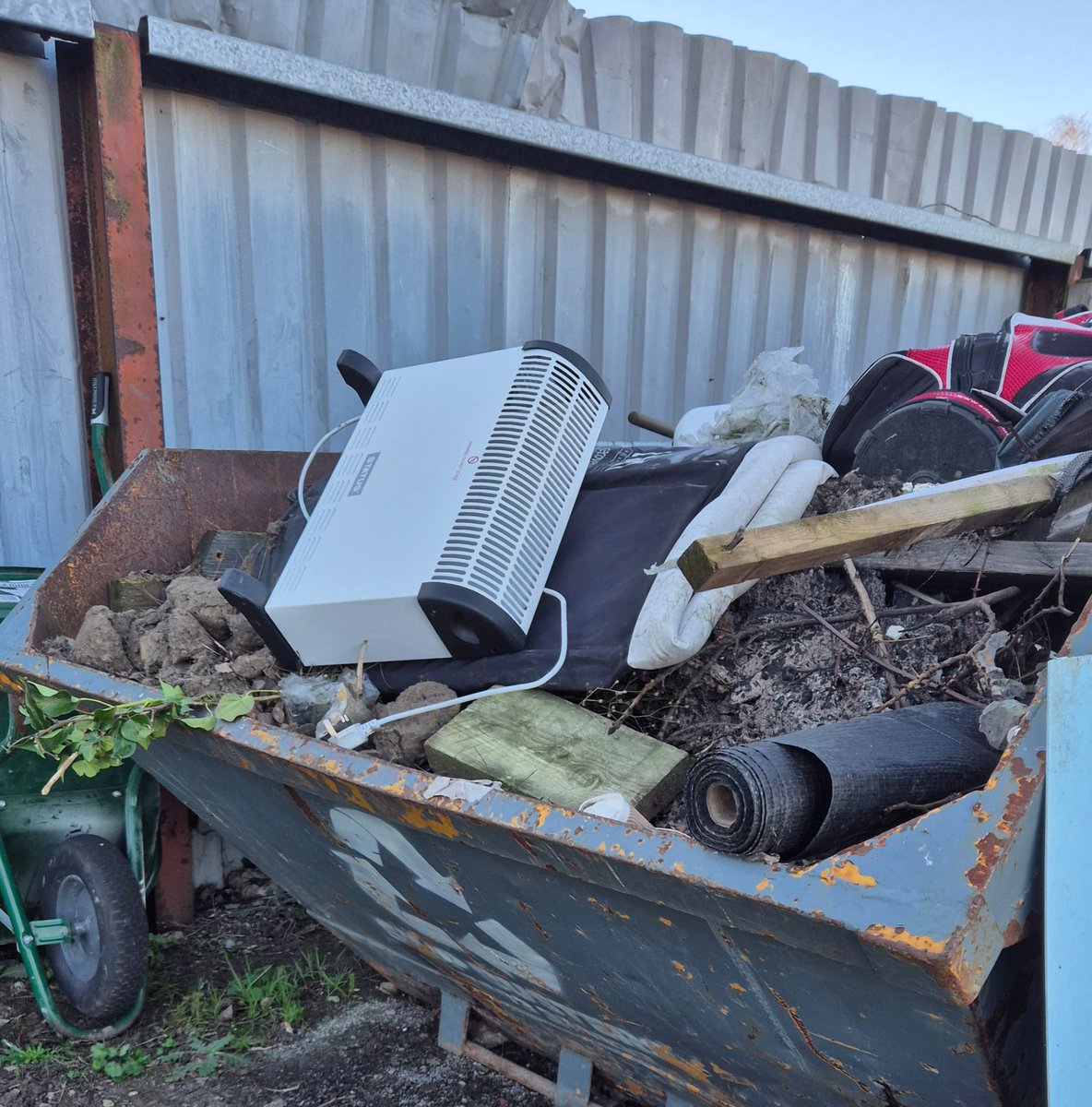 SelbyTown_FC's tweet image. Sadly despite our best efforts today’s game is OFF. As a result we’ve ditched the oversoil heating and will take it up with our supplier Pete the heat who told us it’d be tropical this morning.