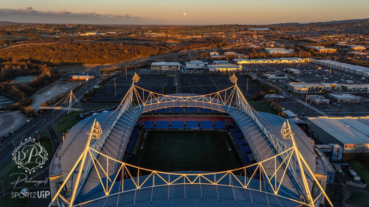 SportzVip's tweet photo. A small selection of drone sunrise shots captured this morning (845am'ish 030126).. more so for us Wanderers fans, wih the sun rising over the stadium ;)..  enjoy #bwfc #boltonwanderers #sportzvip https://t.co/wyHB5COQLm