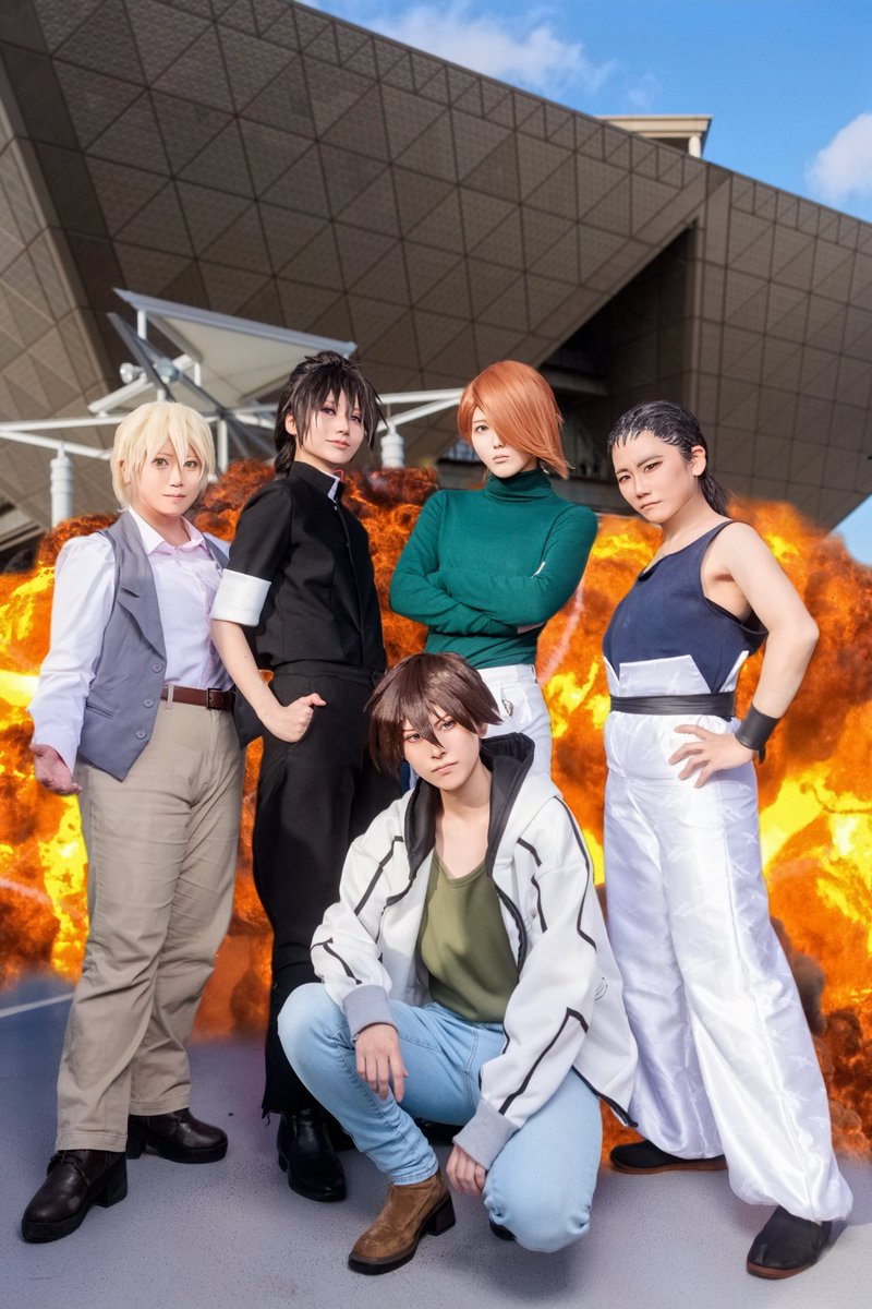 AzzurroVaria's tweet image. 新機動戦記ガンダムW コスプレ

A.C.195年、作戦命令オペレーション・コミケ、連合に反目する一部のコロニー居住者達は流星に偽装した新兵器をビックサイトに送り込む行動に出た、だがこの作戦は既に連合本部に察知されていた…

#C107 #C107_cos