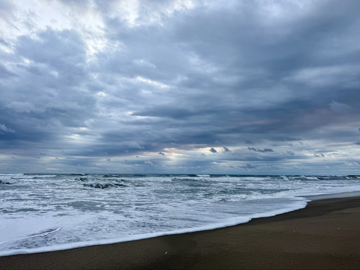 HaLBooSKE's tweet photo. (2026/01/01)
水平線からの初日の出は見られず🌅
からの鹿島神宮へ初詣に⛩️ 元旦 https://t.co/Z2mwA7HGHj