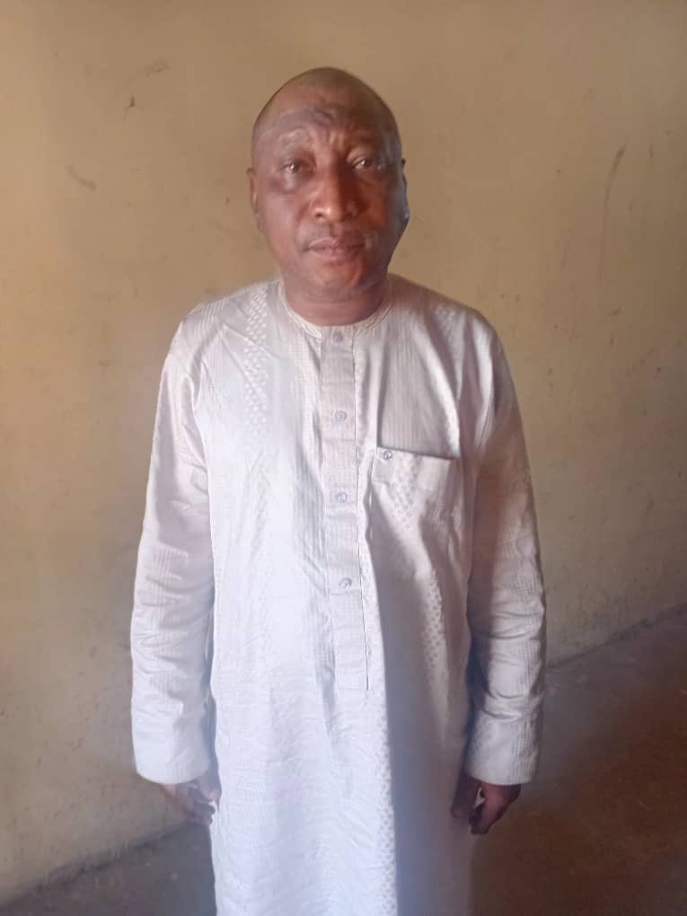 ZagazOlaMakama's tweet photo. Army arrests key coordinator of Maiduguri mosque bombing

By: Zagazola Makama 

 Troops of Operation Hadin Kai (OPHK) have identified and arrested Shariff Umar, also known as Yusuf, as the key coordinator of a suicide bombing network responsible for recent attacks and attempted attacks in the North-East.

The Army disclosed this in a statement on Friday, following intelligence-led cordon-and-search operations conducted at the Kalmari area of Maiduguri on Dec. 31, 2025.

According to the statement, the operation led to the arrest of 14 suspects linked to suicide bombing activities, with subsequent investigations uncovering the structure, roles and operational linkages of the terror cell.

It said a suspected suicide bomber currently in custody, Ibrahim Muhammad, identified Shariff Umar as the ringleader who recruited, prepared and dispatched suicide bombers to assigned targets.

“Consistent and corroborated statements revealed that Shariff Umar coordinated logistics and the delivery of improvised explosive device (IED) components for suicide attacks,” the statement said.

The Army said investigations further established that Umar directly coordinated the suicide bombing at the Gamboru Market Mosque on Dec. 24, 2025, in which his accomplice, identified as Adamu, detonated a suicide vest and died in the process.

He was also linked to the foiled suicide bombing attempt in Damaturu, having personally handed over IED components to the would-be bomber in Maiduguri, the statement added.

The Army said further intelligence revealed the involvement of Umar’s wife, Yagana Modu, while his stepdaughter, Amina, confirmed seeing the suspected bomber within their residence prior to the attack.

“These findings exposed the domestic and community-based concealment methods employed by terrorist facilitators,” it said.

It said all suspects remained in custody and were undergoing intensive investigations to dismantle the network, identify additional collaborators and recover any remaining explosives or logistics.

The Army stressed that the breakthrough underscored the importance of cooperation between security agencies and the civilian population, noting that terrorist networks often survive by hiding within communities.

It urged members of the public to remain vigilant and promptly report suspicious persons or activities to security agencies, adding that sustained cooperation was critical to preventing attacks and restoring lasting peace in the region.