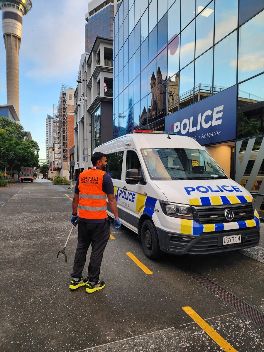 MKA_NZ's tweet photo. a humble start to a brand new year.

Ahmadiyya Muslim Youth Assn. New Zealand organized there very own new years clean up in the city to provide a fresh start to the new year. https://t.co/wP1L91G8PT