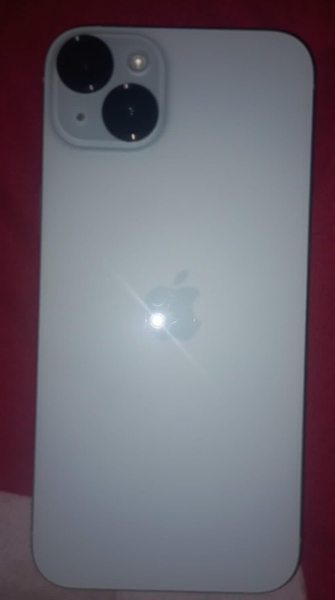 Iky_Ariandy's tweet photo. Dijual Iphone 15 Plus Ram (128). Barang masih Mulus jarang di pakai. Yg minat chat aja. https://t.co/XfPxlPsFET