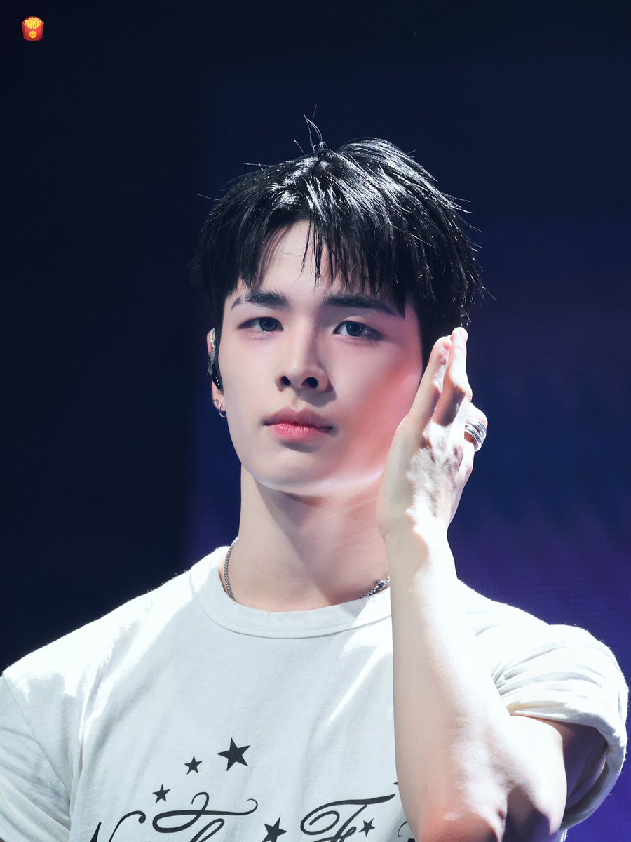 Friesssyooni's tweet image. 260103 타이베이

🫳🏻
🐻‍❄️

#NEXZ  #ネクスジ #넥스지
#HARU #ハル #하루