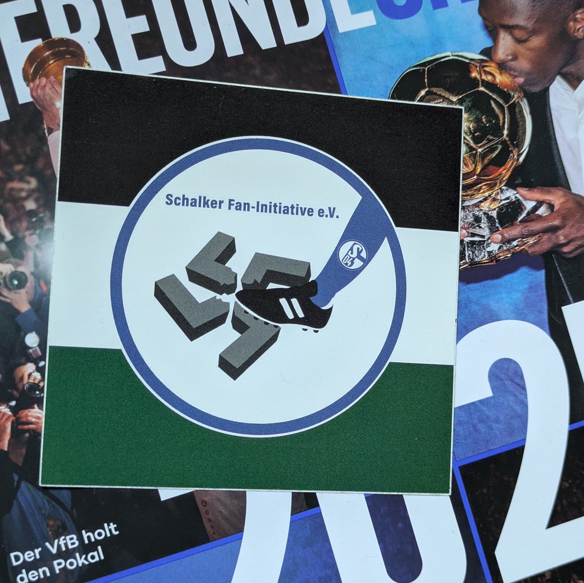 Sticker Reihe 3/365 An Tag drei geht es nach GElsenkirchen, zu einen  Sticker der Schalker Fan ini., image size:1200x1199