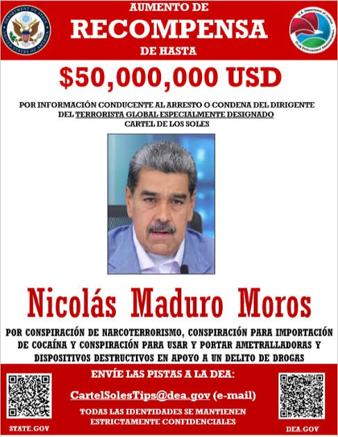 constructivismn's tweet image. AS pernah menawarkan reward mulai dari 15jt, naik 25jt, hingga yang terakir 50jt buat siapapun orang dalam kasih informasi penting yang mengarah ke penangkapan Maduro. Menarik buat tau apakah ada yg kasih kunci penting atau murni intervensi mandiri krn cepet banget buset ops nya