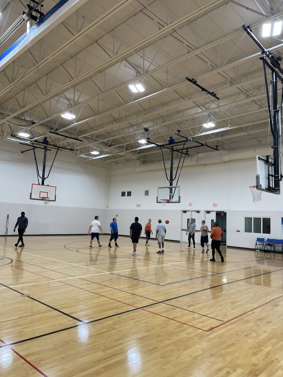 TheB24Liberator's tweet photo. early morning hoops 2026!! https://t.co/ok40pK9w36